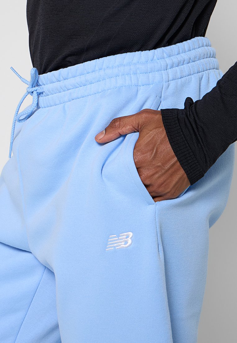 SPORT ESSENTIALS JOGGER