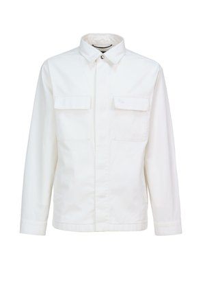 Giacca casual bianca in cotone, con collo a risvolto, due tasche sul petto e maniche lunghe con polsini abbottonati.