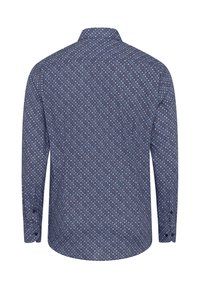 Langärmliges Hemd in Dunkelblau mit einem geometrischen Muster in Rosa und Hellblau. Klassischer Kragen und Manschetten mit Knöpfen. Baumwollstoff.