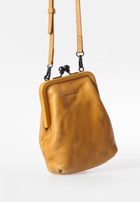 Aunts & Uncles MRS SUGAR POP - Umhängetasche - satin brass