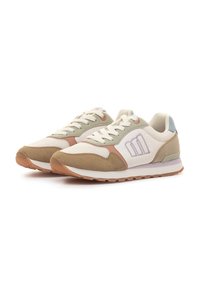 Le sneakers presentano una tomaia in tessuto beige con dettagli in suede verde e marrone, tallone grigio e branding lilla chiaro. Suola in gomma per una migliore trazione.
