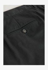 Non sélectionné, black