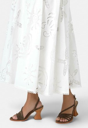 Alma en Pena, Riemensandalette - brown