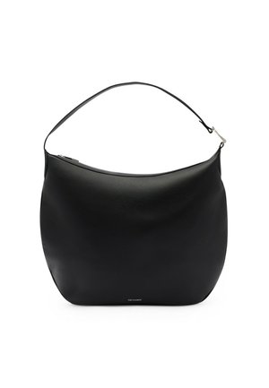 Borsa a tracolla in pelle nera con bordo superiore curvo, tracolla singola, chiusura con cerniera e piccolo logo del marchio al centro in basso.