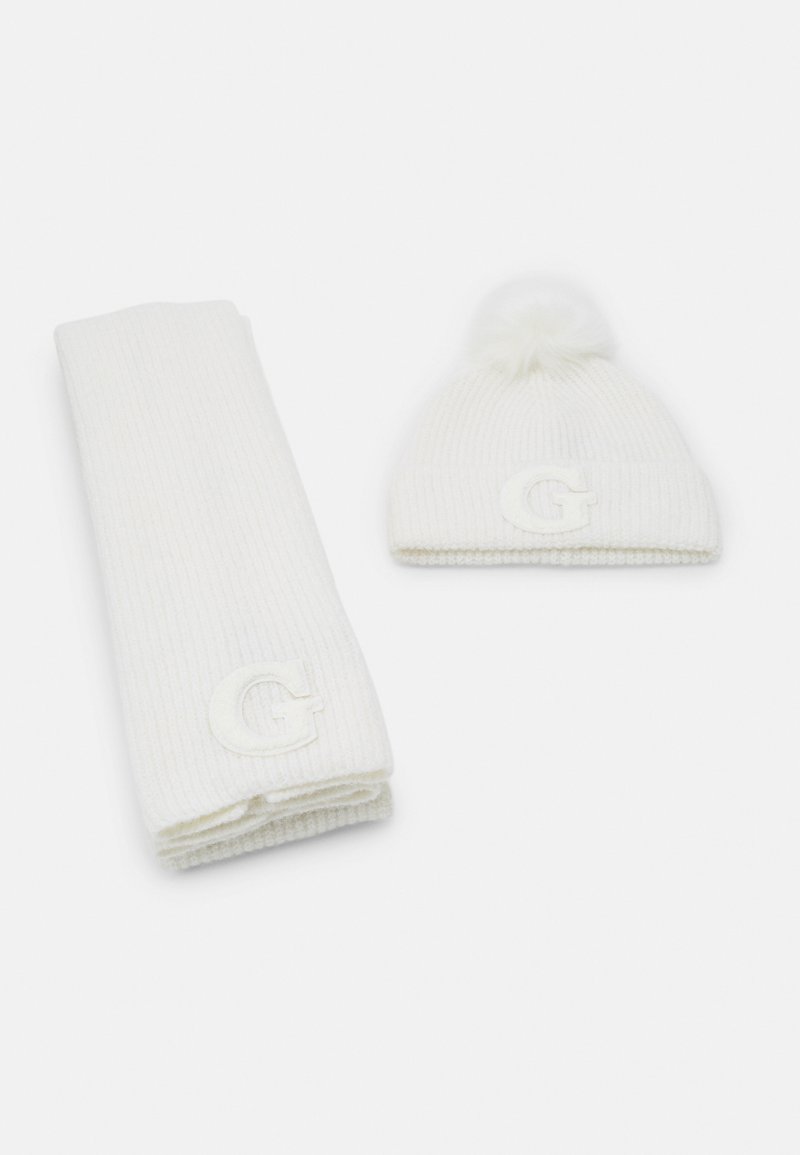 Guess GIFT BOX SCARF SET Scarf white Zalando.ie