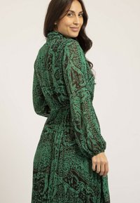 Dona x Lisa INASSIA - Robe longue - vert