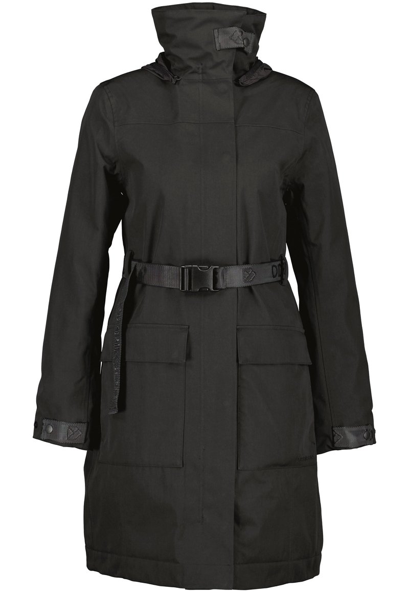 Schwarze wasserdichte Jacke mit hohem Kragen, verstellbarem Kapuzen, tailliertem Gürtel und zwei vorderen Taschen; glattes Material, minimalistisches Design.