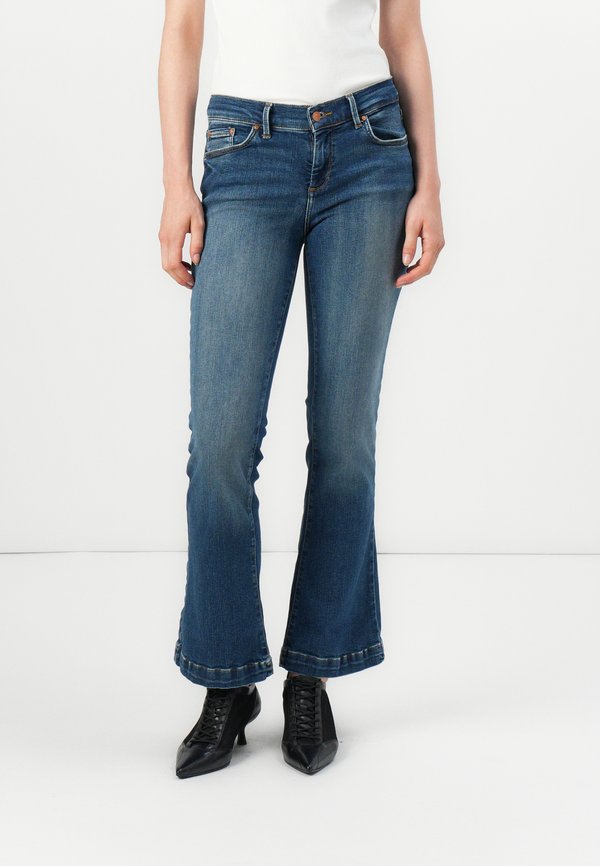 FALLON MID RISE BOOTCUT - Bootcut jeans - minnow wash