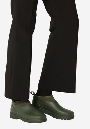 - Botki na platformie