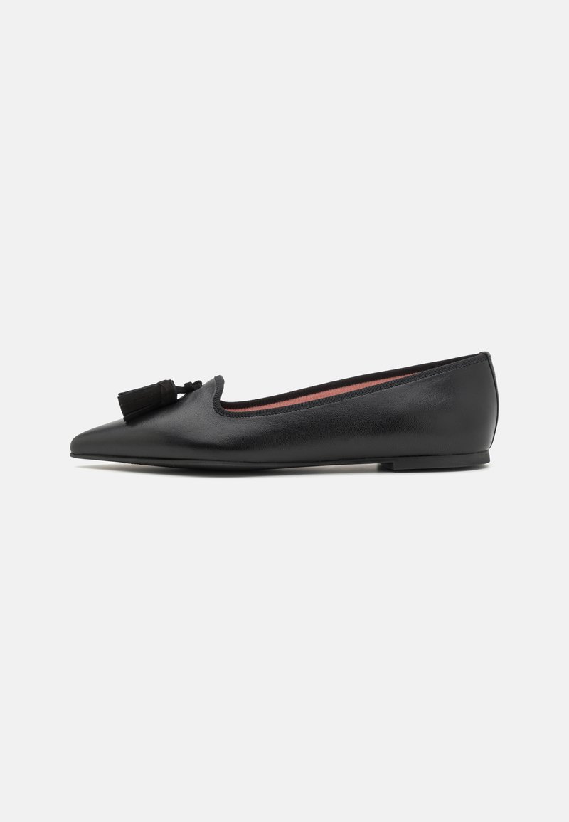 Pretty Ballerinas - ELLA - Loaferit/pistokkaat - black, Suurenna