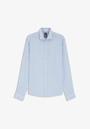 Vaaleansininen, pitkähihainen miesten nappipaita, jossa on kaulus ja valkoiset napit, ja näkyvä Boss-merkkilappu kauluksessa.