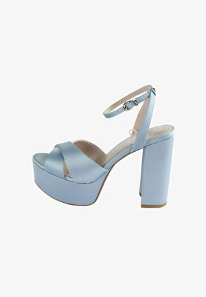 Sandali platform azzurri con finitura satinata, ampietti cinturino incrociati, cinturino alla caviglia con fibbia e tacco spesso per maggiore stabilità.