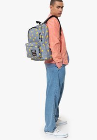 Eastpak OUT OF OFFICE - Mochila - tweety grey