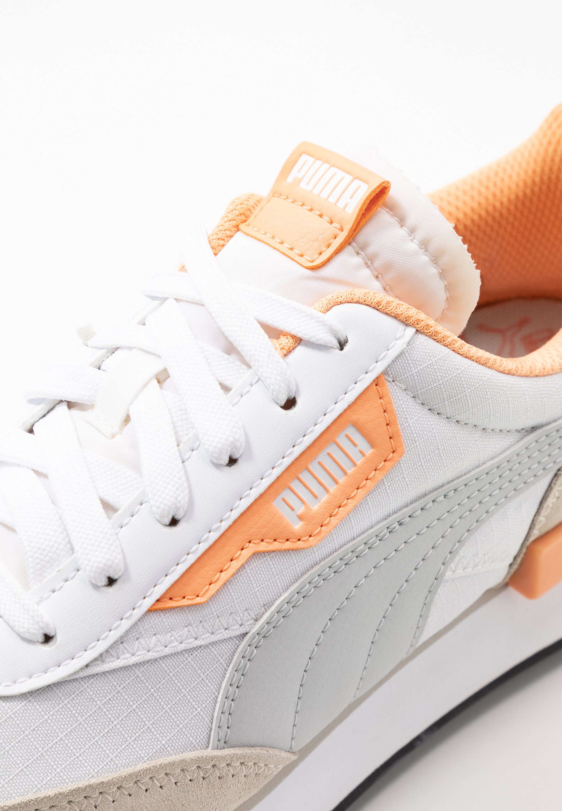 puma future rider play on white georgia peach