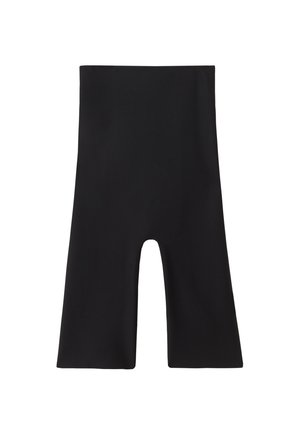 Zwarte high-waisted shorts van rekbaar materiaal, met een wijde pijpdesign en een open midden uitsparing voor ademend vermogen.