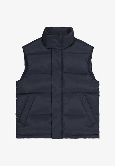 Marineblauer Puffer-Weste mit hohem Kragen, ausgestattet mit zwei seitlichen Taschen und einem gesteppten Design, hergestellt aus einem leichten synthetischen Material.