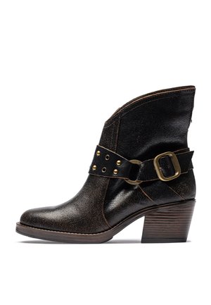 Botines camperos - marrón