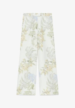 Hochtaillierte, weit geschnittene Hose mit Gürtelschlaufen, mit einem dezenten Blumenmuster aus grünen und beigen Blättern auf weißem Hintergrund.