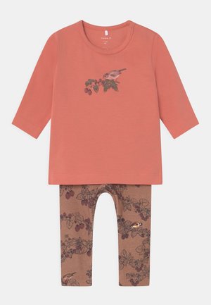 NBFOLIVIA SET - Leggings - Trousers - crabapple