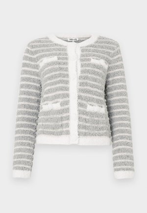 Cardigan pufos în dungi gri și albe, cu mâneci lungi, decolteu rotund și buzunare aplicate în față.