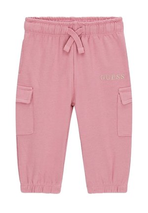 Pantaloni cargo rosa realizzati in materiale morbido, con vita elastica e cordoncino, tasche laterali e logo ricamato "GUESS".