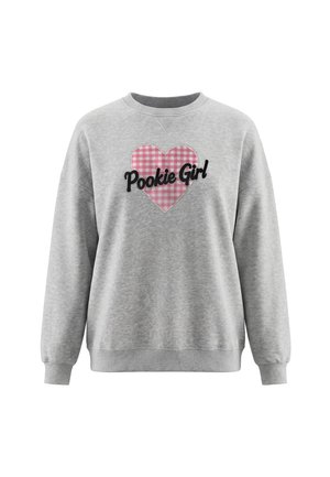 Lysegrå sweatshirt med ribkanter ved ærmer og bund, med et pinkternet hjerte og teksten "Pookie Girl" i sort kursiv skrift på brystet.