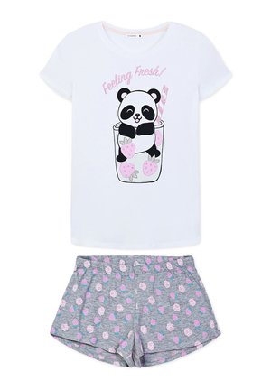 Completo pigiama per ragazzi composto da una maglietta bianca in cotone con una grafica di panda e testo rosa, abbinata a pantaloni corti grigi decorati con motivi di fragole rosa.