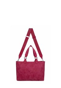 Sac à main en suède rouge avec deux poignées supérieures et une bandoulière ajustable et amovible, munie de fermoirs métalliques et d'anneaux argentés.