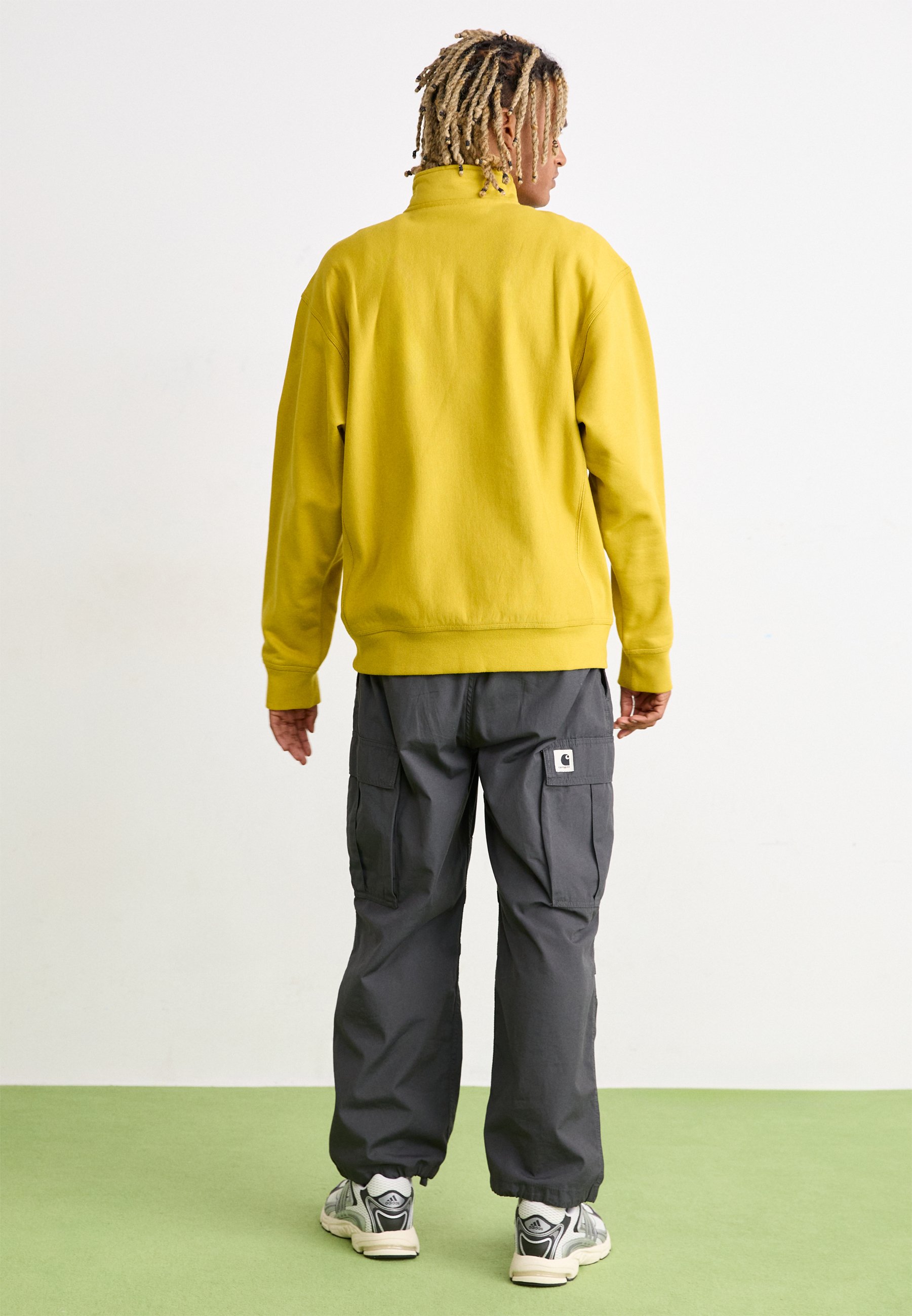【人気！】Carhartt イエロー American Script フーディ 人気！】Carhartt イエロー American Script フーディ (Carhartt