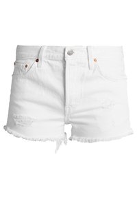 Witte denimshorts met een rafelige zoom, distressed details en koperen accenten. Voorzakken met knoopsluiting, casual ontwerp.