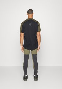Norrøna SENJA EQUALISER LIGHTWEIGHT - Camiseta deportiva - olive