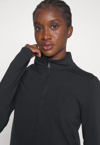 Girlfriend Collective RESET LONG SLEEVE MOCK NECK HALF ZIP - Top dugih rukava - black