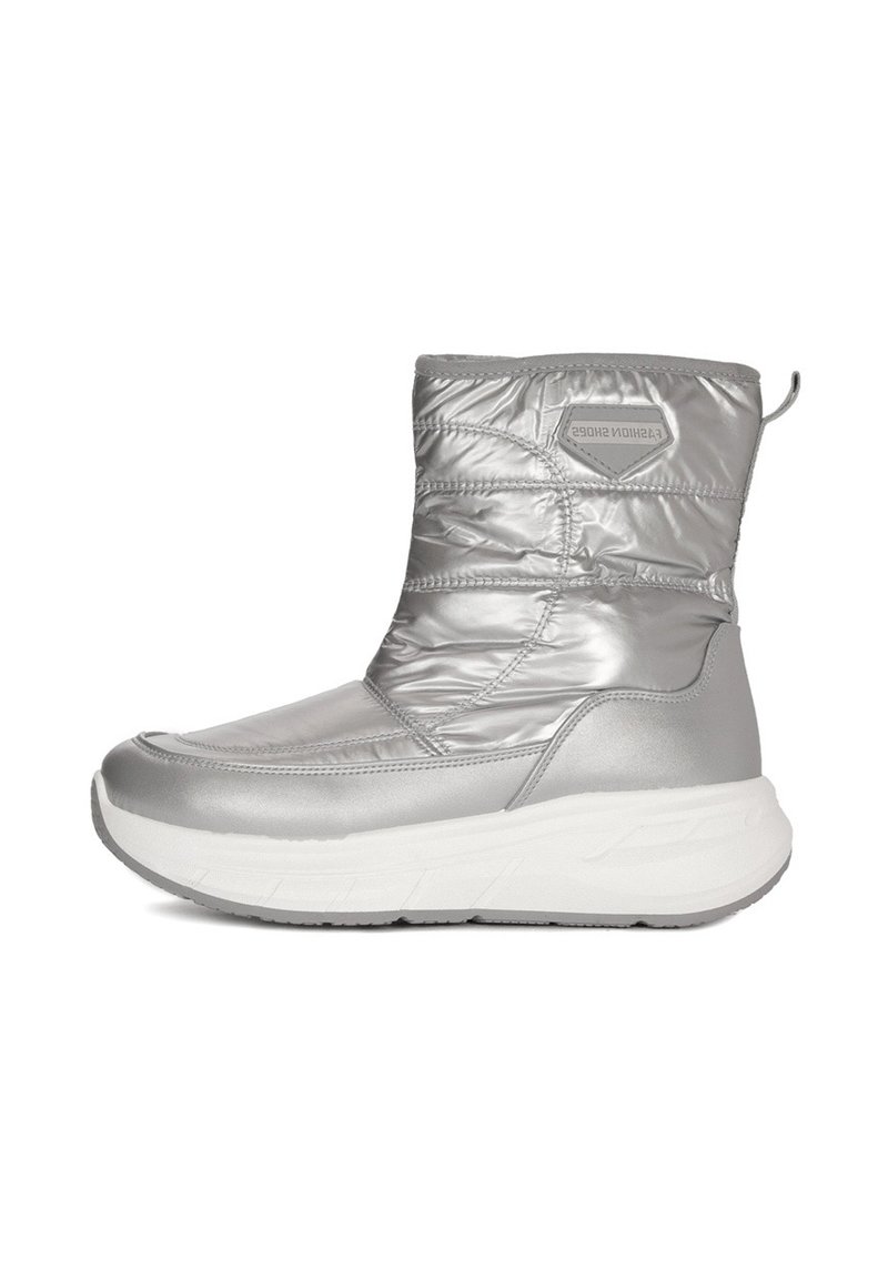 Srebrne, wodoodporne botki do kostki z wyściełaną cholewką, smukłym wzornictwem, gumową podeszwą i kontrastującą białą wkładką. Posiadają pętelkę z tyłu do łatwego zakładania.