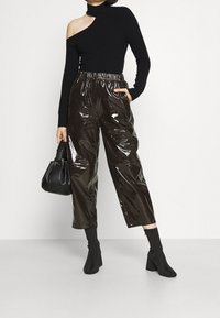 Abercrombie & Fitch Sweter