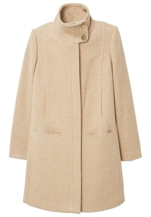Manteau en laine beige avec col montant et deux boutons dorés, manches longues, poches avant et fermeture avant cachée.
