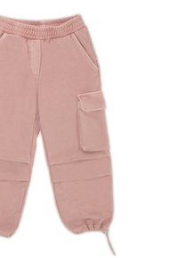 Pantaloni della tuta rosa con vita elastica, tasche laterali, una tasca cargo e polsini affusolati per un fit comodo e un design casual.