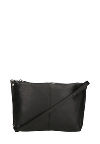 Borsa a tracolla in pelle nera con finitura testurizzata, chiusura con zip e lunga tracolla regolabile. Presenta un design minimalista e linee pulite.