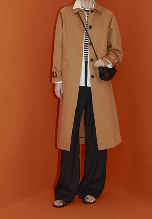 Massimo Dutti, Trenssi - brown