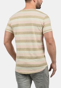 Solid SDTHICCO - Triko s potiskem - light pink