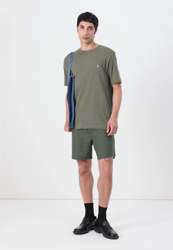 Basic T-shirt - dusty olive4