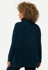 Ulla Popken CHENILLE STEHKRAGEN LANGARM - Maglione - pétrol