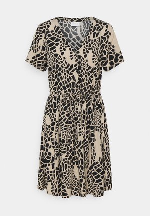 Schwarzes und beiges Kurzarmkleid mit V-Ausschnitt, das ein abstraktes Muster aufweist und einen gebundenen Bund für eine anpassbare Passform hat. Leichter Stoff.