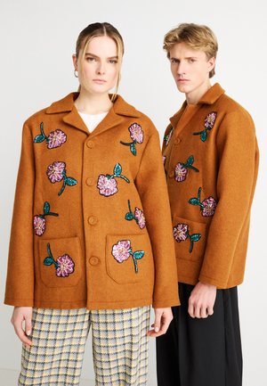 ODETTE FLOWER EMBELLISHED JACKET UNISEX - Casaco leve - tan