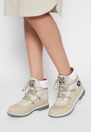 Botines con cordones - beige