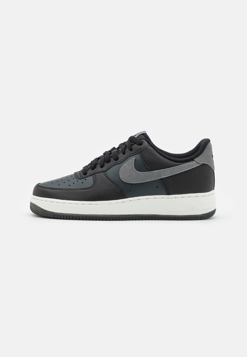 Nike Sportswear AIR FORCE 1 07 LV8 - Sneakers - black/smoke grey