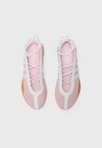 adidas Originals TAEKWONDO MEI BALLET - Matalavartiset tennarit - clear pink/ftwr white/gum