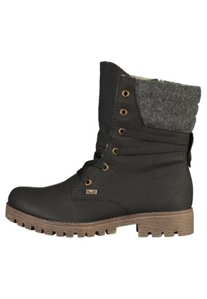 Bottines noires avec un extérieur en cuir texturé, un col en laine grise, des œillets dorés et une semelle en caoutchouc durable avec un motif de crampons robuste.