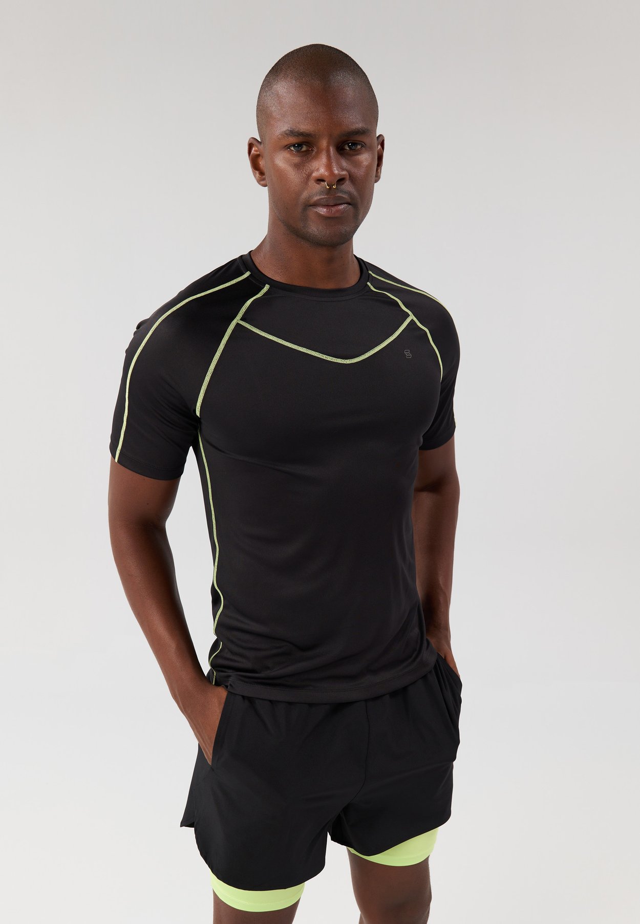 SHORT SLEEVE T-SHIRT WITH NEON CONTRAST STITCH