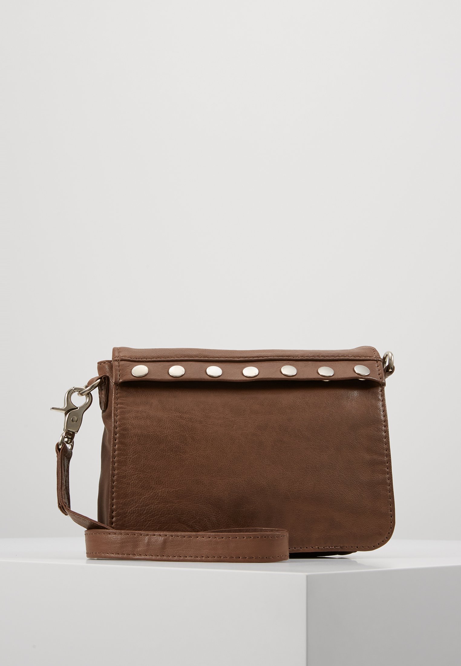 DEPECHE BOHO CHIC Skulderveske brown Zalando.no DEPECHE BOHO CHIC Skulderveske brown Zalando.no