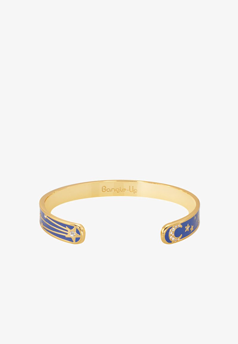Bracelet en métal doré avec émail bleu, décoré de motifs d'étoile et de croissant de lune, agrémenté de petits cristaux transparents le long des bords.